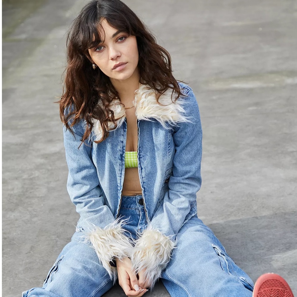 BDG Y2K Denim Faux Fur Trim Cropped Jacket Size Small